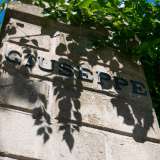 Quest�ultimo � inserito tra due colonne in pietra che riportano il nome di Giuseppe Lillo